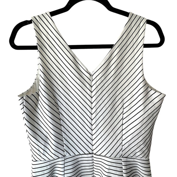 LOFT NWOT BLACK & WHITE STRIPE DRESS LINED SLEEVELESS V-NECK | SIZE: 6 - Picture 6 of 9